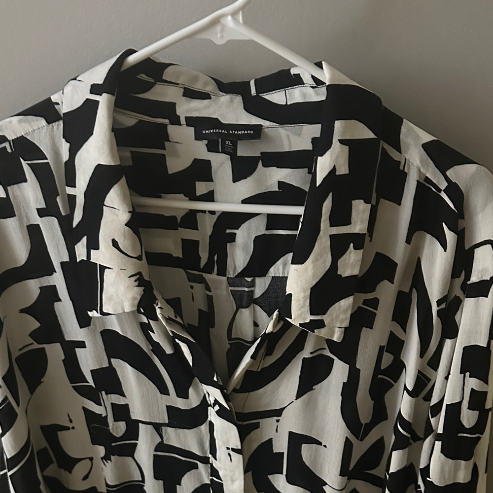 Universal Standard Abstract Black and White Shirt